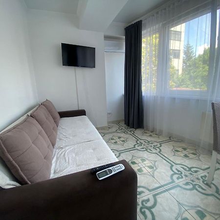 Аэропорт Апартаменты 24&24 Chişinău Exterior foto